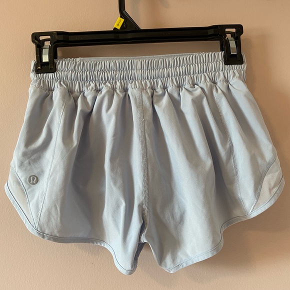 Lululemon hotty hot 2.5” - Picture 1 of 3